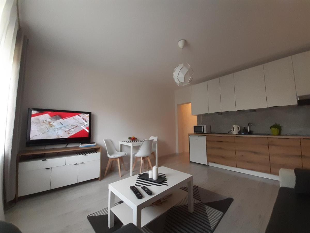 Apartamenty Lewa Лодзь Екстер'єр фото